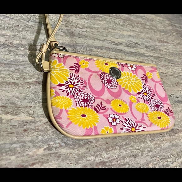 Coach wristlet with floral design - Picture 9 of 12